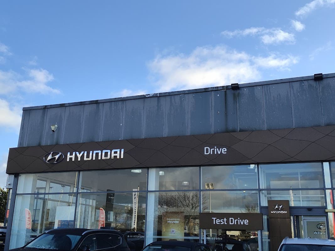 Drive Hyundai Hull