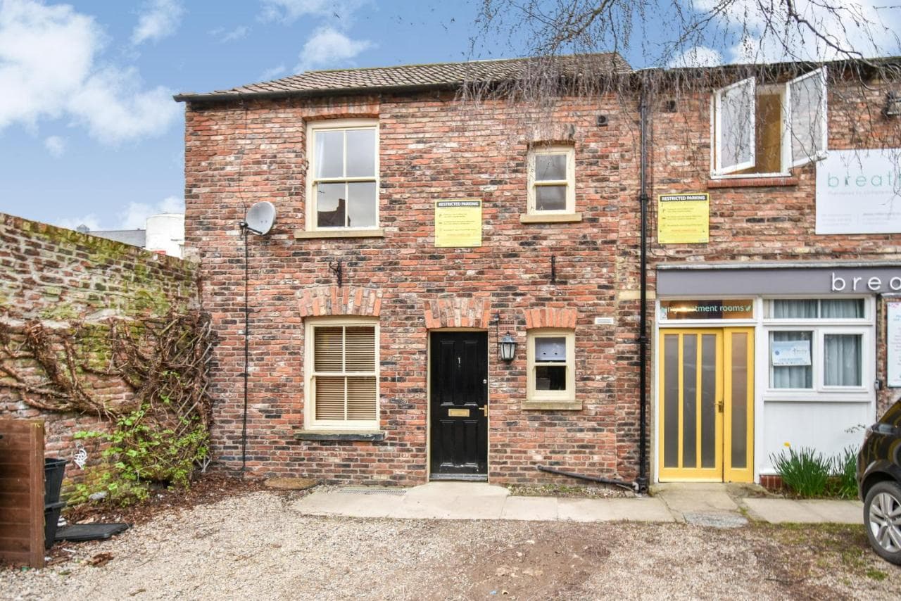 Millers Cottage with Free Allocated Parking, York, Yorkshire