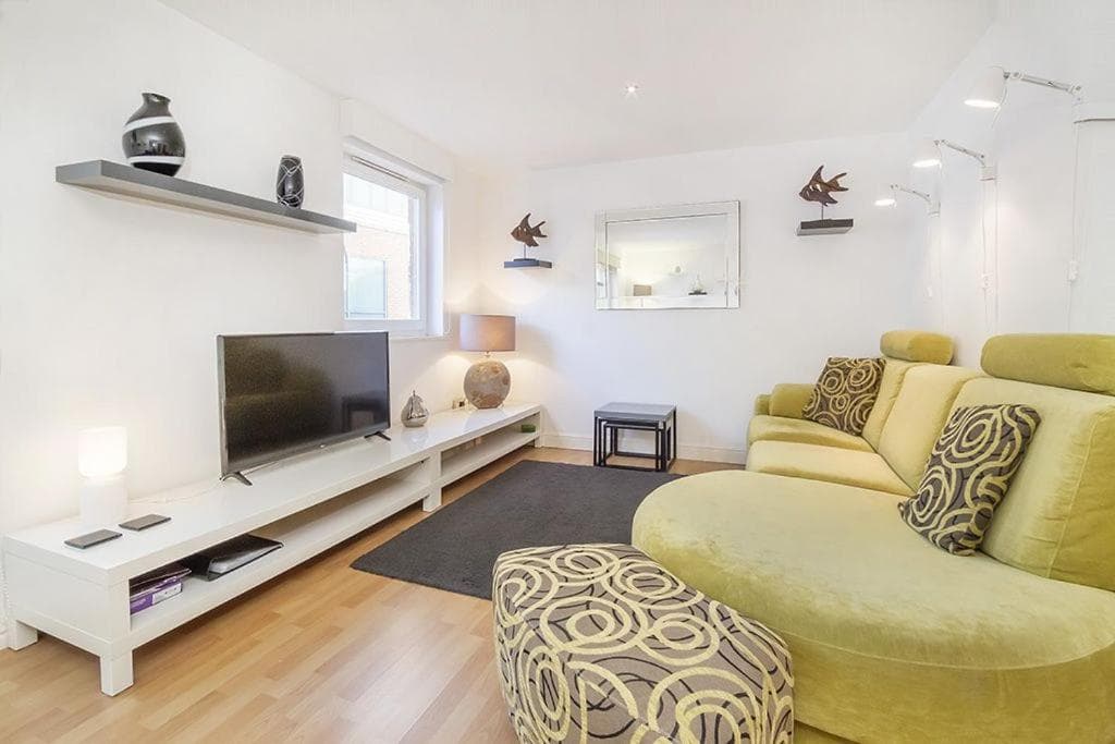 Strand House 21 Night Minimum Stay