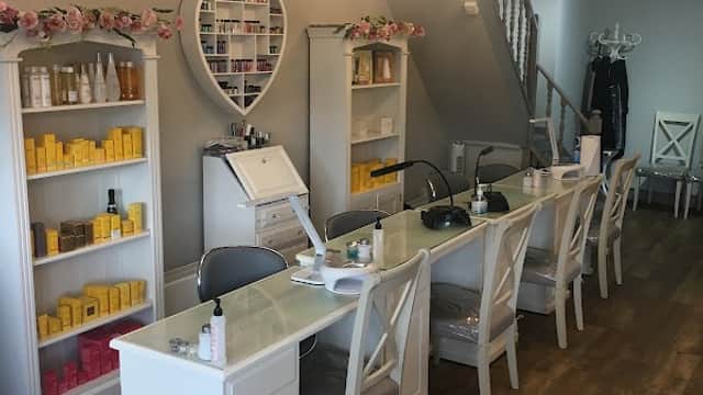 Polished Performance - Beauty Salons in hessle