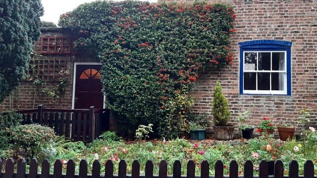 Goldsborough Post Office - Post Offices in knaresborough