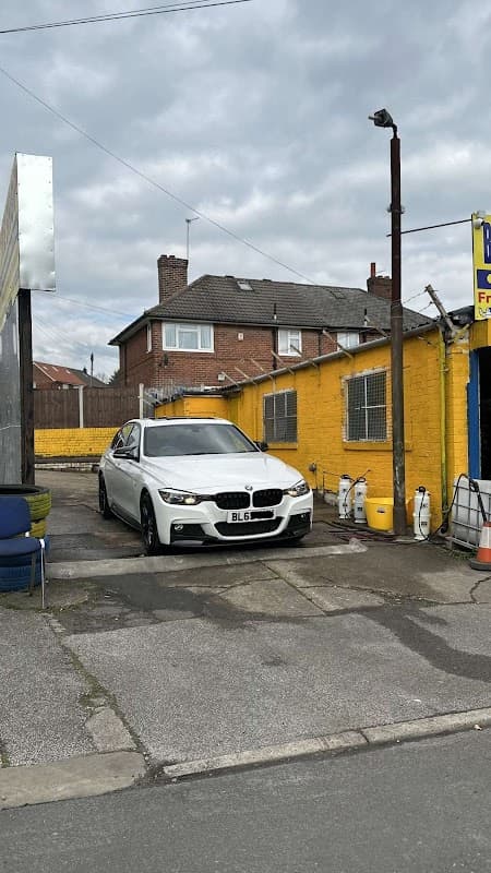 Hand car wash & polishing Leeds