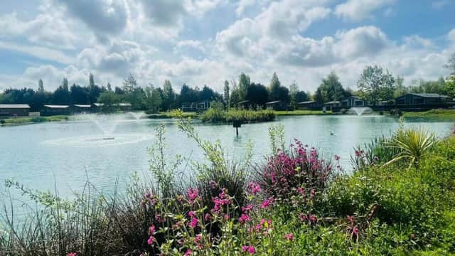 Lakeside Escape with Hot Tub, York, Yorkshire