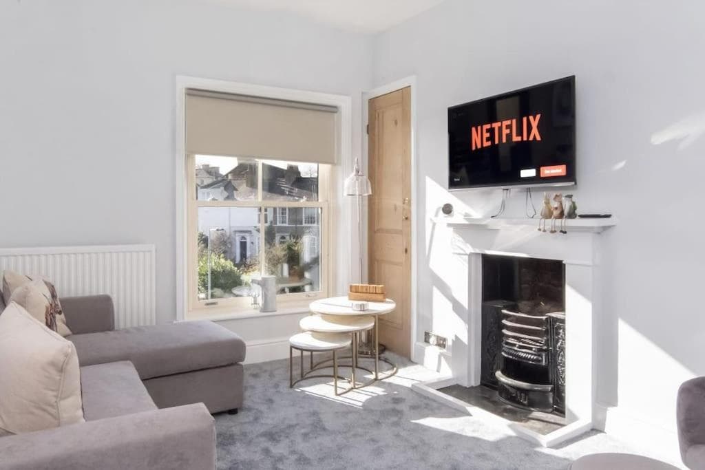 Station view apartment, York, Yorkshire