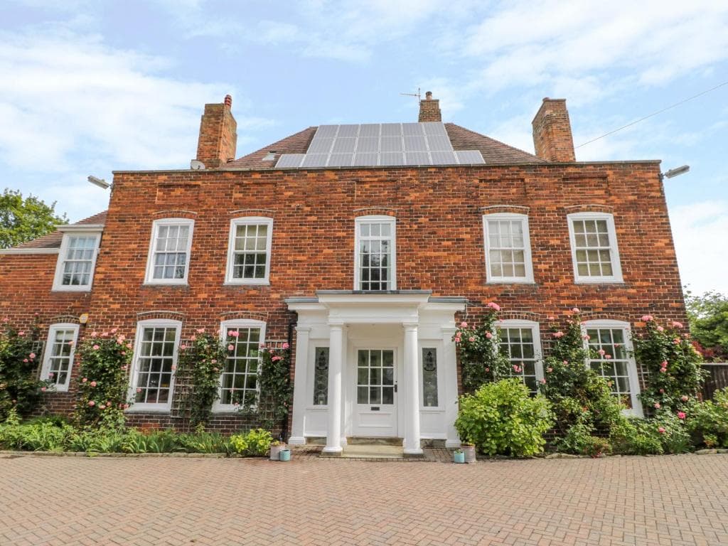 1 Deepdale Avenue