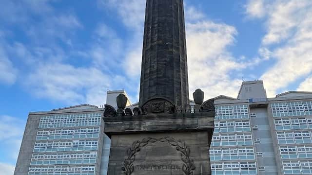 The Wilberforce Monument - Monuments in hull