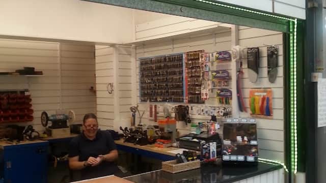 P&P Cobbler & Keys - Locksmiths in rotherham