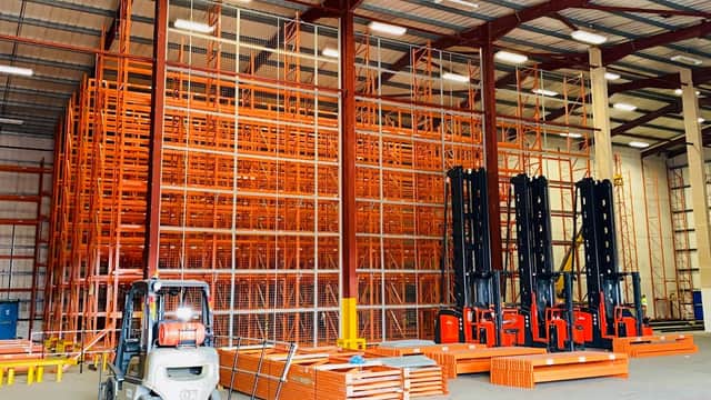 I Buy Pallet Racking - Self Storage in neepsend