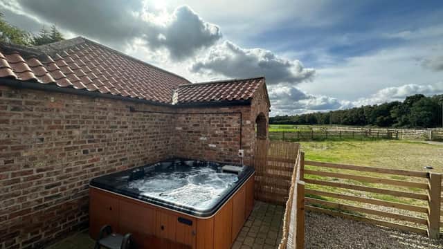 Granary cottage with HOT TUB, York, Yorkshire