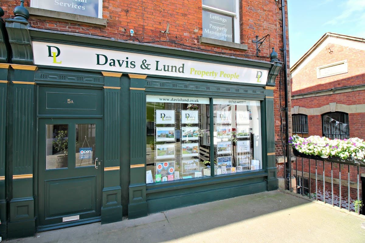 Davis & Lund