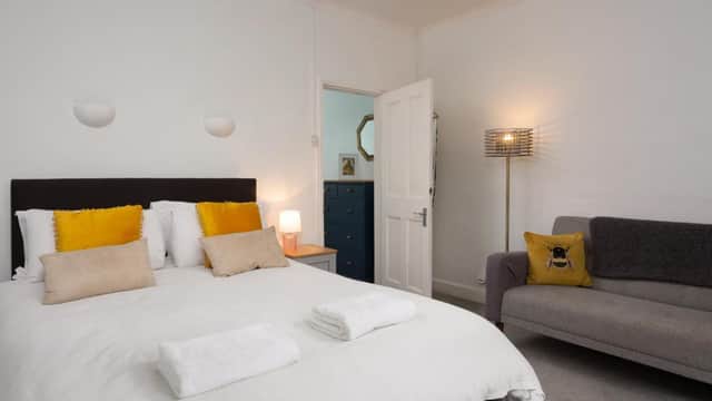 Lovely city town house with free parking sleeps 2 to 6 guests, York, Yorkshire