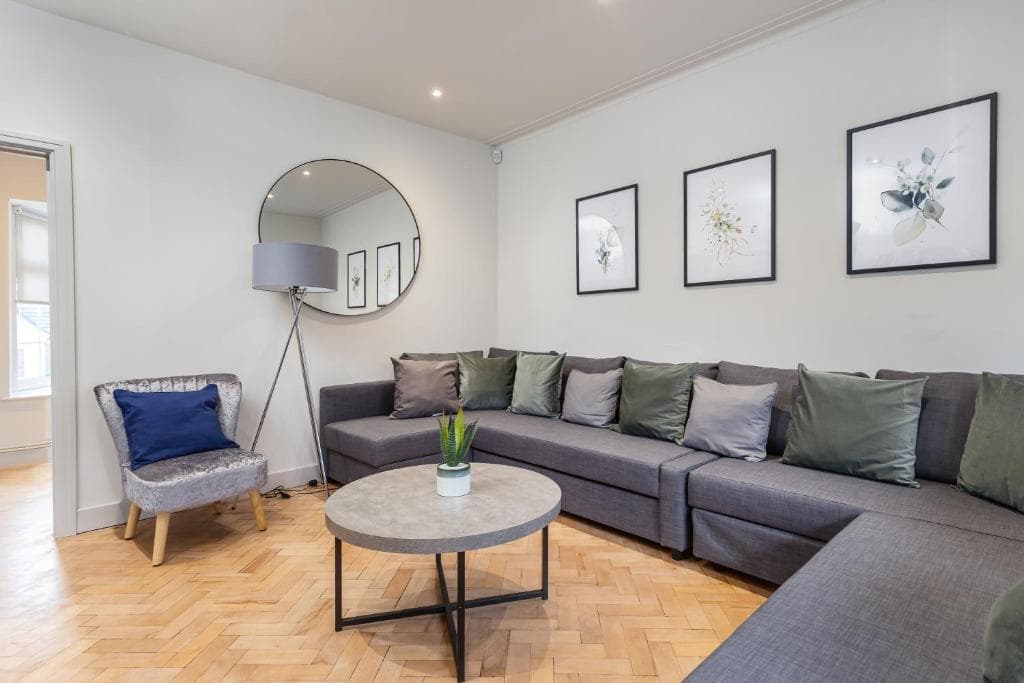 Cosy, Exclusive, Sheffield House near Peak District