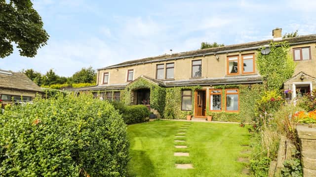 Accommodation at Upper Highlees Farm in luddenden