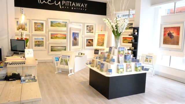 Lucy Pittaway Fine Artist - Museum in catterick bridge