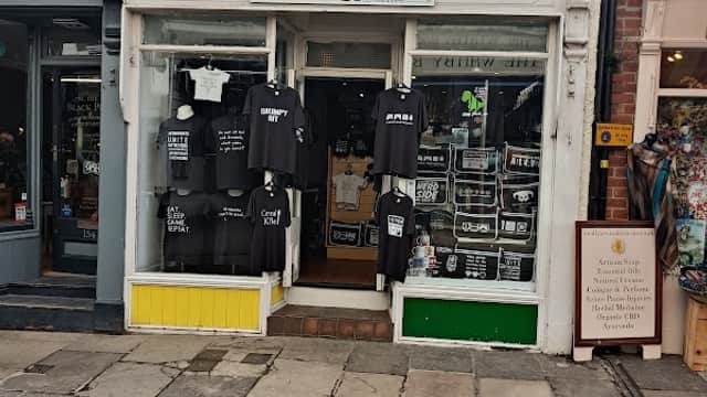 Lemon & Lime - Clothes Shops in whitby