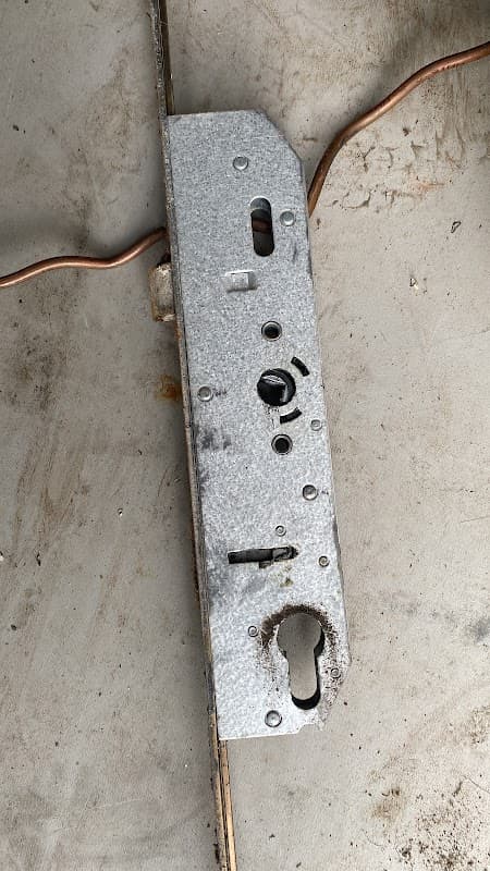 Craigs locksmiths and safe openers and cars