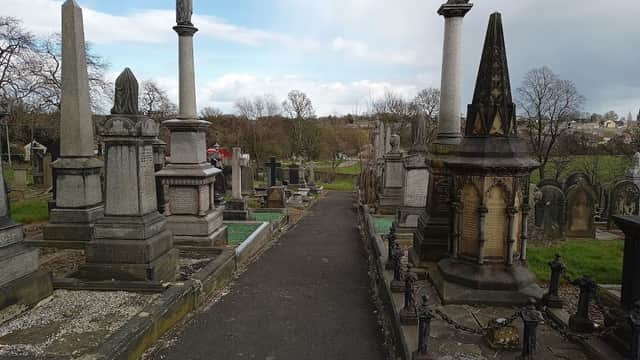 Earlsheaton Cemetery - Cemeteries in dewsbury
