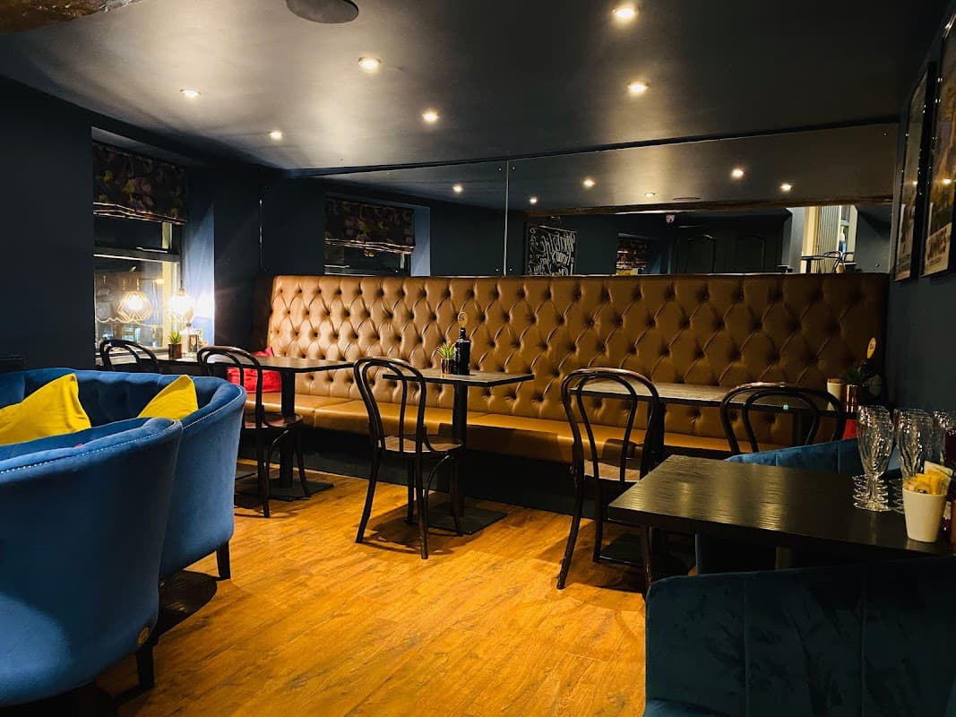 Oscar's Cafe & Wine Bar