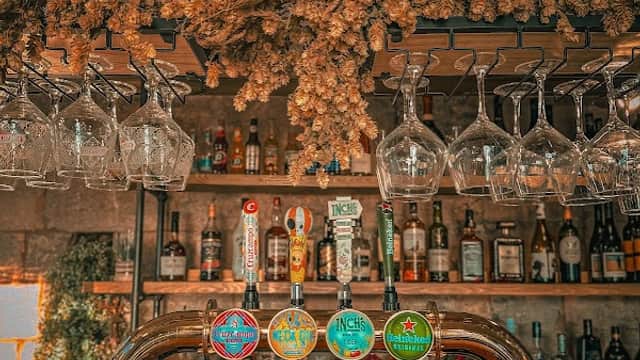 Food & drink at The Abbots Tavern in selby