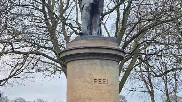 Robert Peel Statue - Monuments in bradford