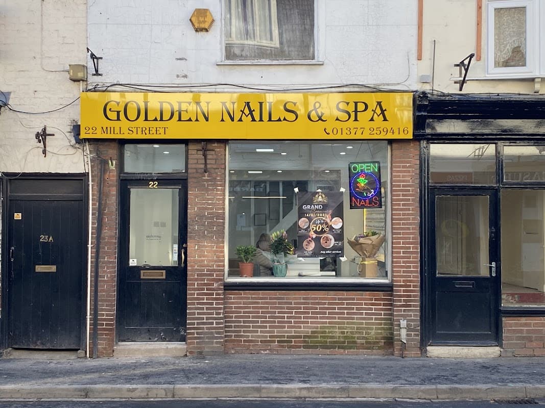 Golden nails & spa