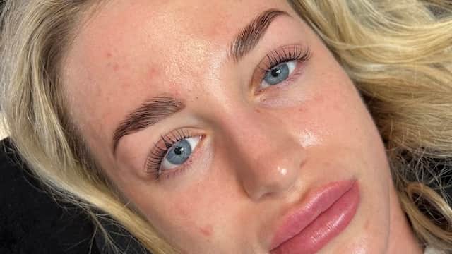 CR Brow, Lash & Nail Technician - Beauty Salons in bramley