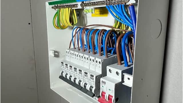 ECOVOLT - Electricians in castleford