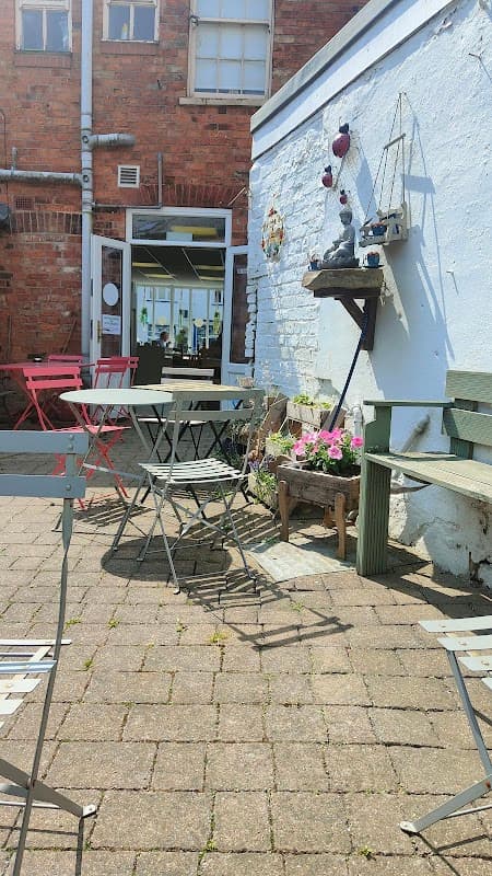 Café On the Wolds