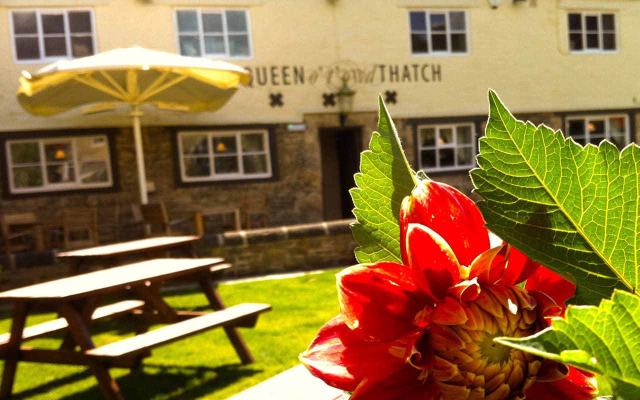 The Queen o’ t’ owd Thatch