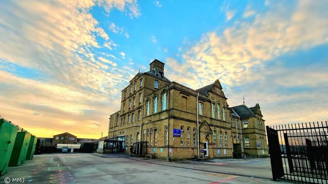 Spring Grove Junior Infant & Nursery School - Primary Schools in huddersfield