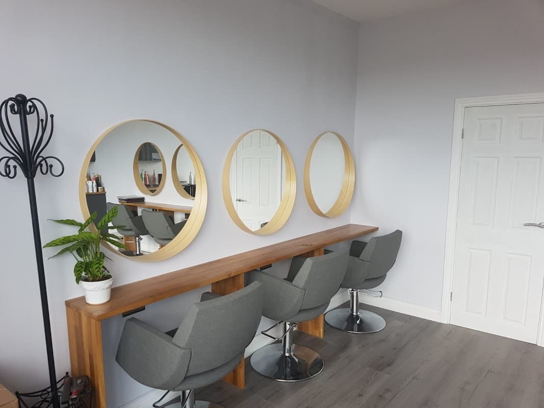 1986 Hair Studio