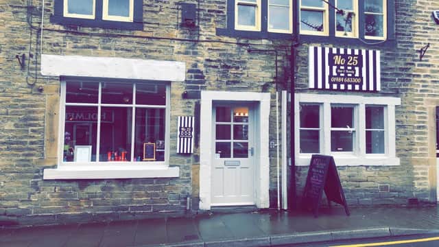 No25 Hair And Beauty - Beauty Salons in holme valley