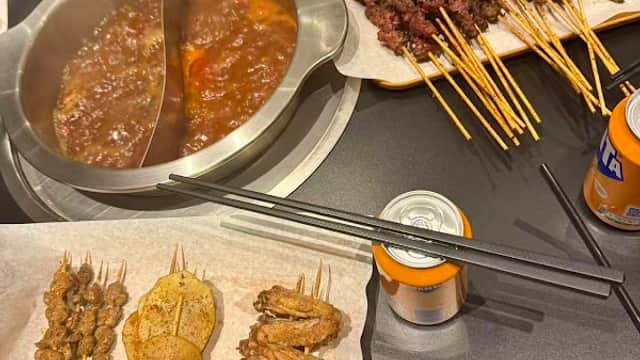 Dining at 炭长烧烤串串香 BBQ POT Leeds in headingley