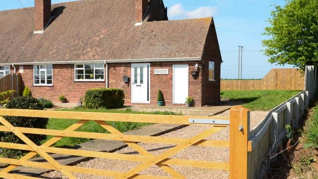 Accommodation at 1 Woodhouse Cottages in hull