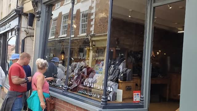 The Black Pearl - Whitby Jet shop - Jewellers in whitby