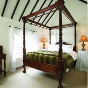 1 East Row Lodge