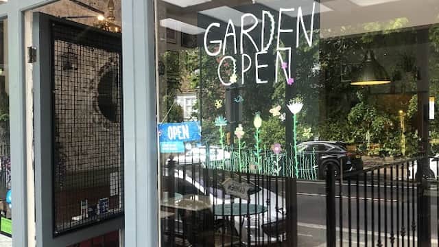 Cafe La Patisserie in nether edge