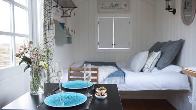 Waingates Farm Huts - Glamping in roecliffe