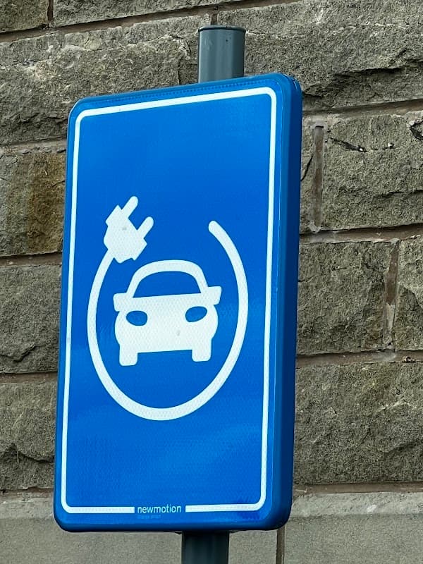 Community by Shell Recharge Charging Station