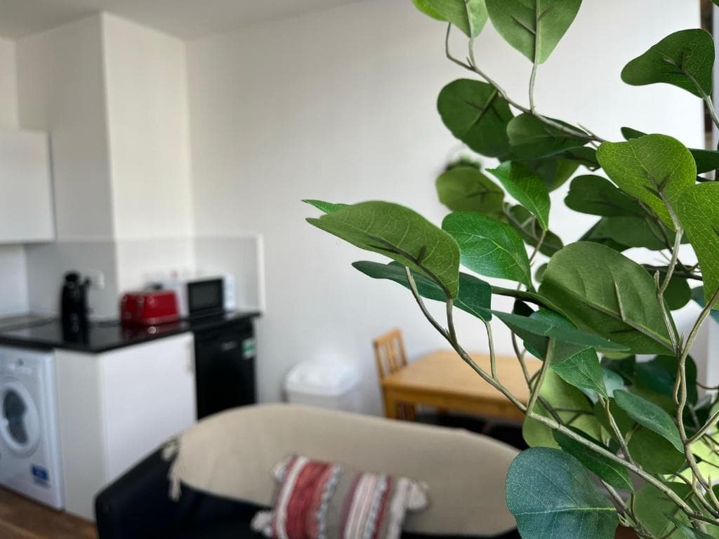 Valee Place, One Bedroom, Heart of wakefield, apartment 2