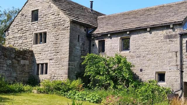 Accommodation at Wyndell Cruck Cottage in stocksbridge