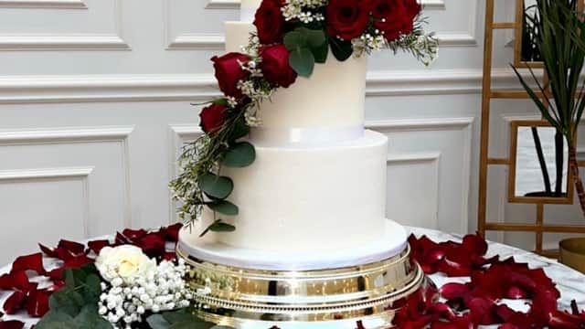 Nicolaβs Sweets and Treats - Bakers in dewsbury