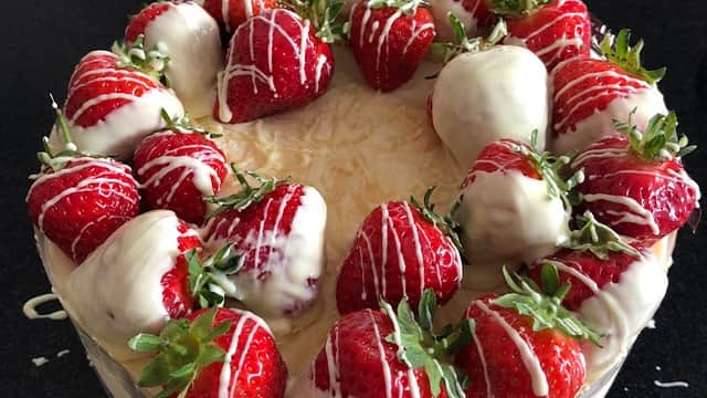 Cake by Lynda Morrison - Bakers in mexborough