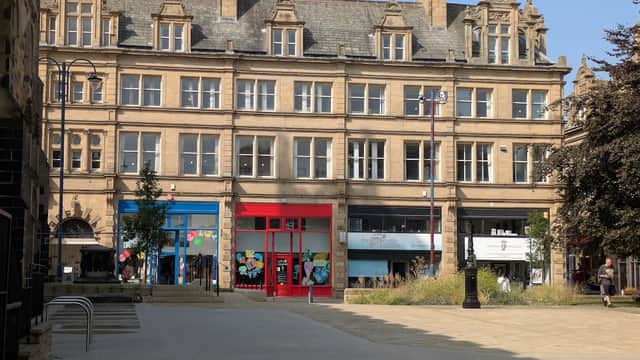 Bus Stop at Lord Street (stop K1) - Bus Stops in huddersfield