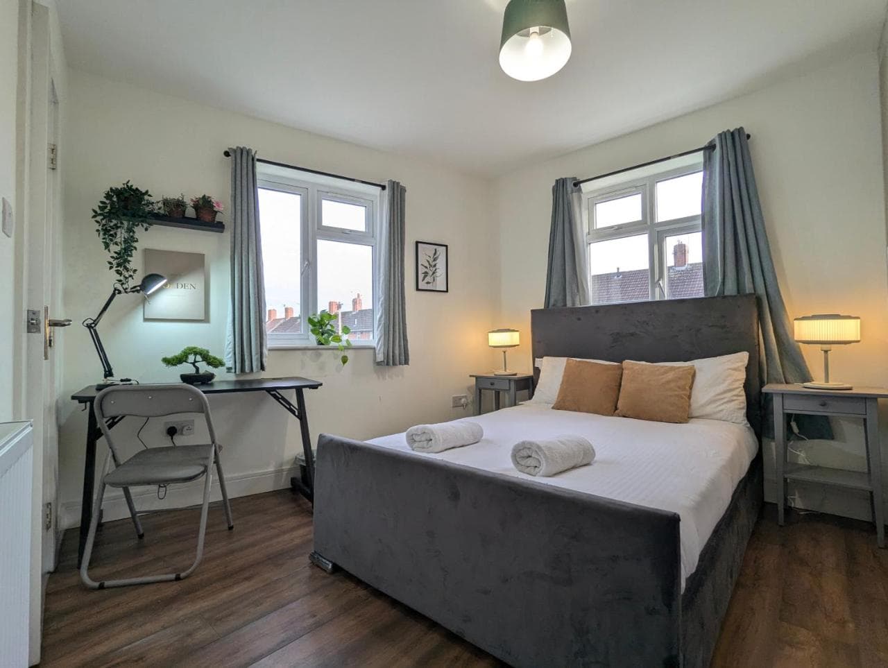 5 Ensuite Bedroom House Near Centre Free Parking, York, Yorkshire