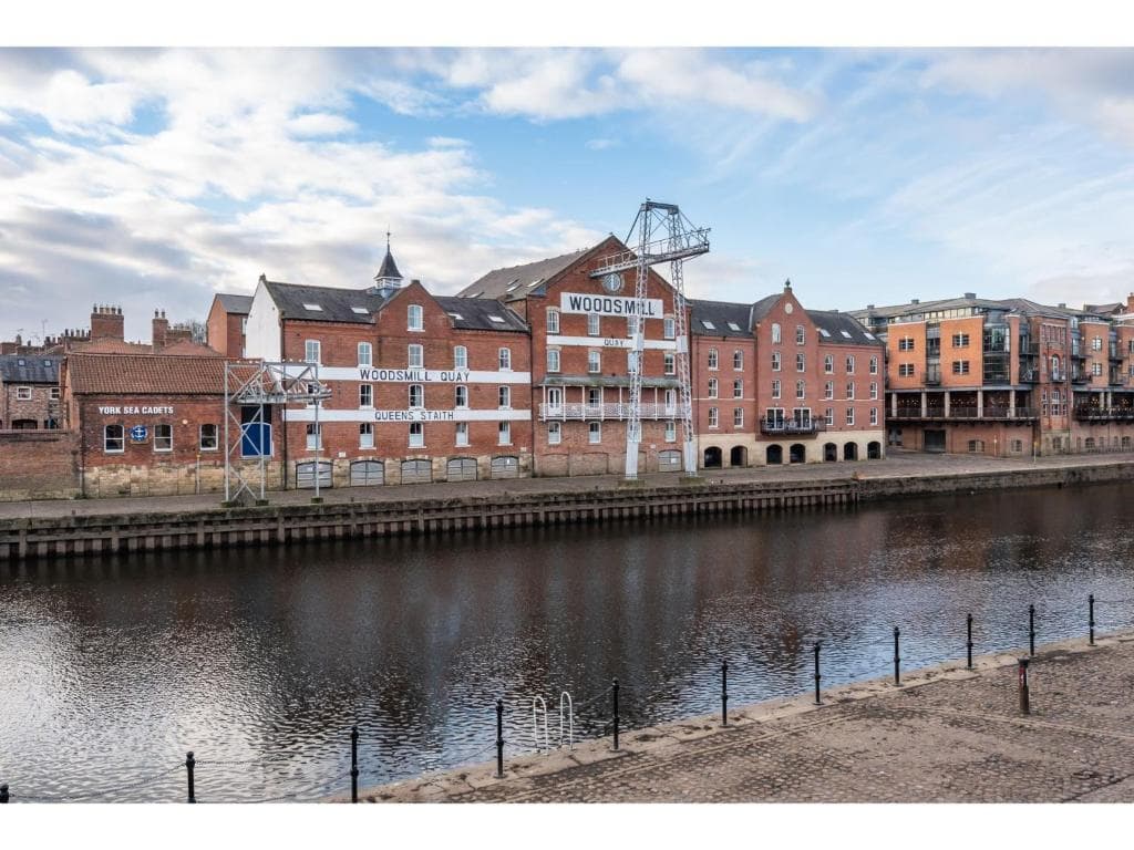 Waterfront 2 Bed, 2 Bath York City Centre Apartment with Parking