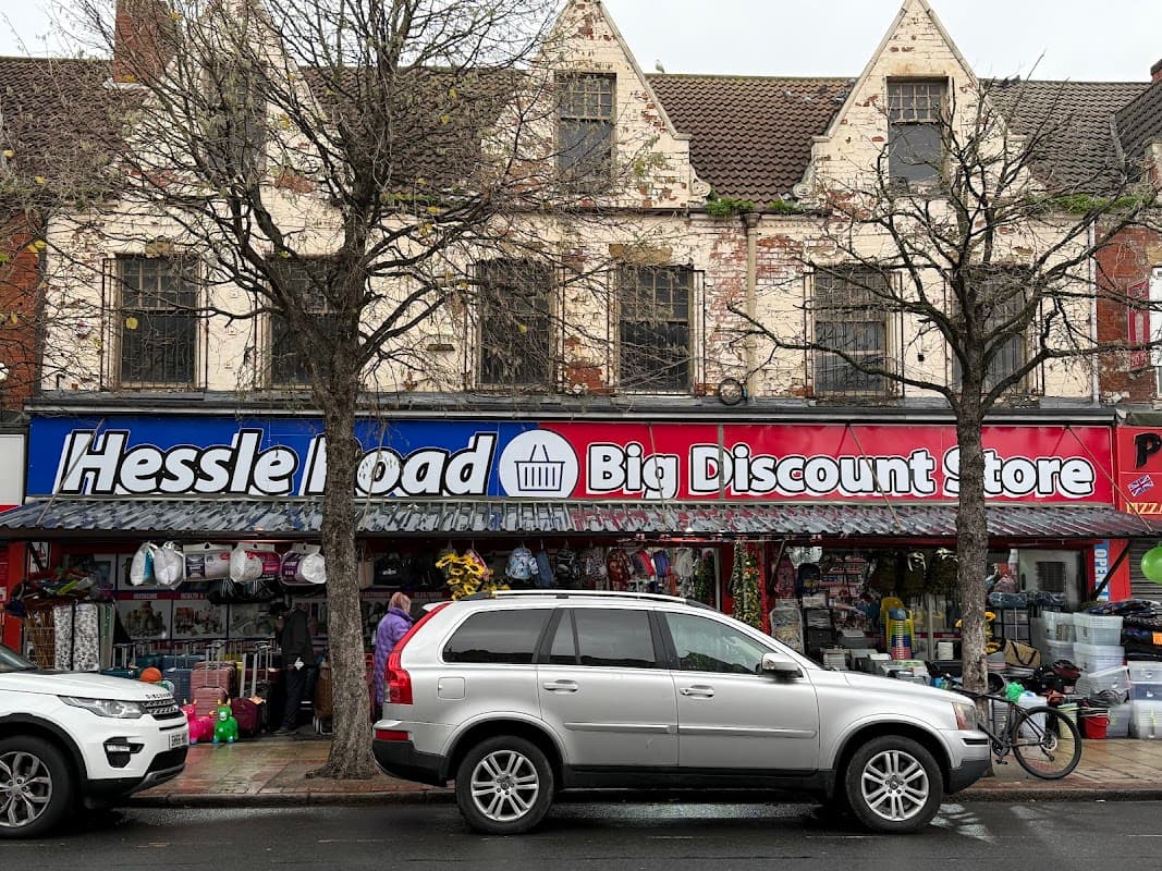 Hessle Road Big Discount Store