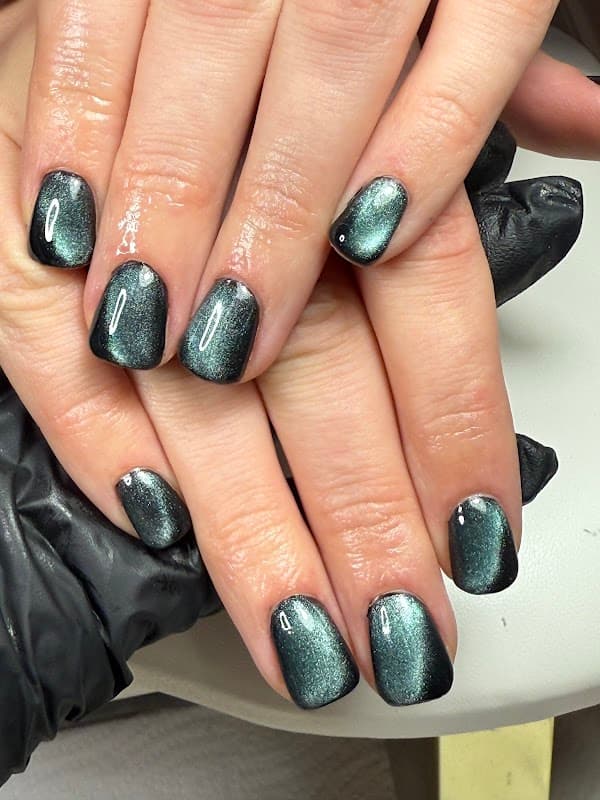 Pretty Little Nails by V