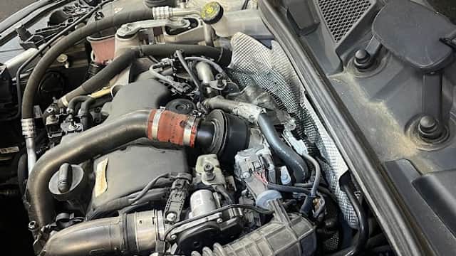 Den's Auto's - Garages in rotherham