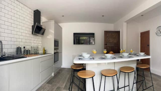 Accommodation at Bessie House Free Parking City of Doncaster Racecourse Wild Life Park airport keepmoat A1&M18 in doncaster